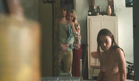 داغ, دخترک معصوم, petrova teases در لباس زیر زنانه سفید سکسی فلم سکس اجنبی